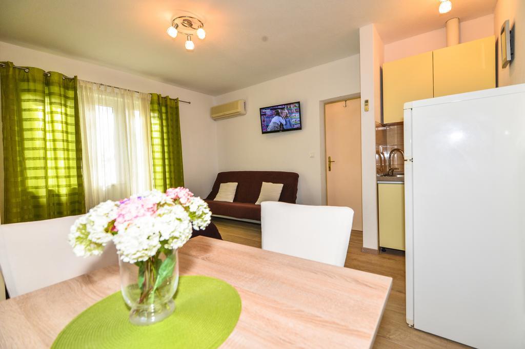 Apartments Sonja Tučepi Εξωτερικό φωτογραφία